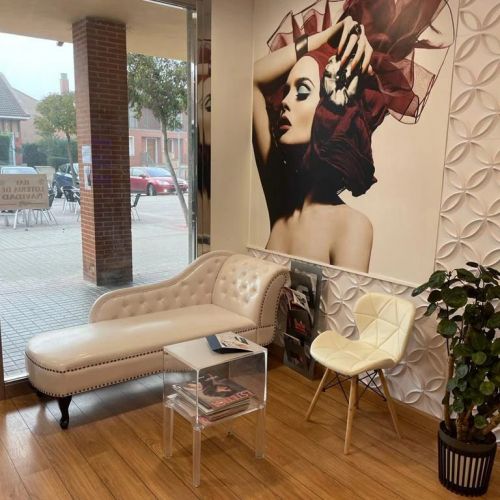 Sofá blanco de peluqería