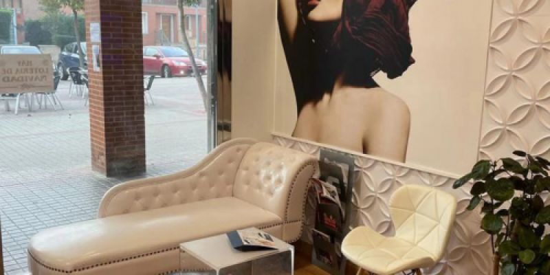 Sofá blanco de peluqería